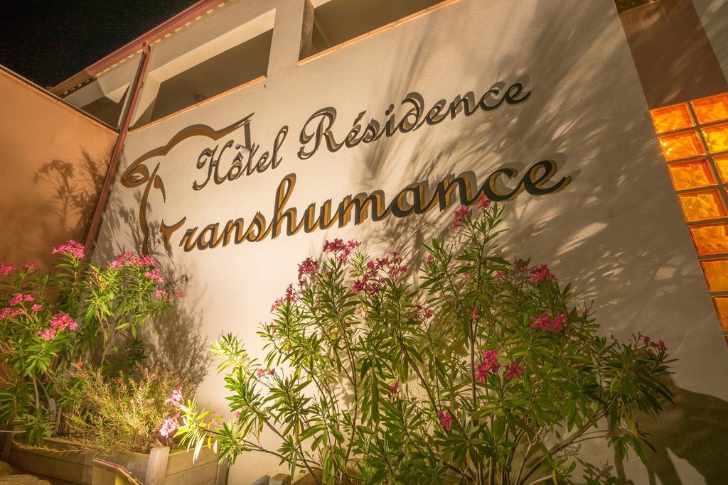 Hotel Et Residence De La Transhumance Saint-Martin-de-Crau Eksteriør bilde